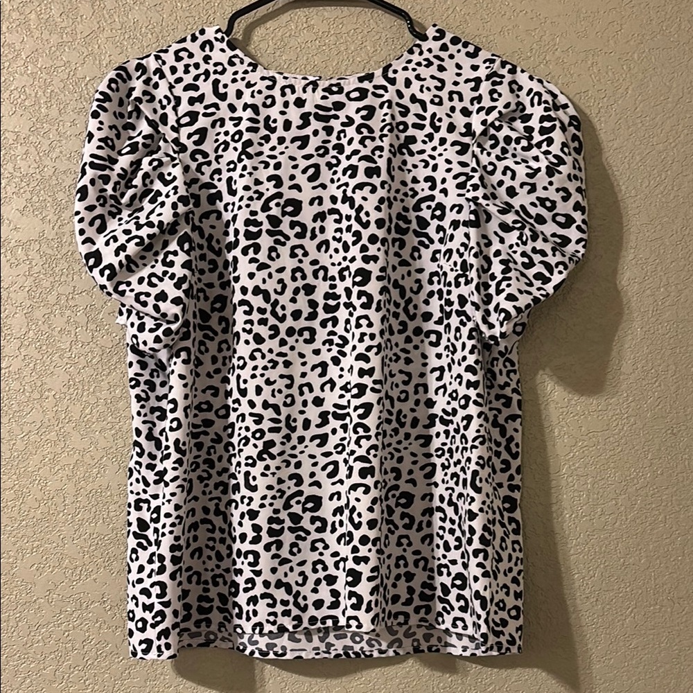 SHEIN Black and White Puff Sleeve Blouse with Peter Pan Collar